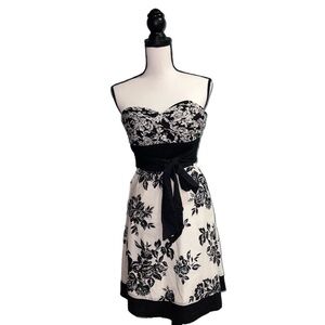 White house black market- Black and white floral strapless dress
